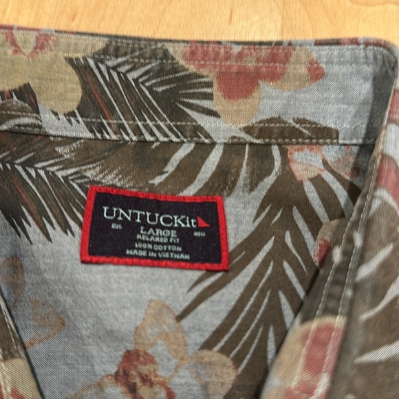 Untuckit Men’s Desisto Floral Print Short Sleeve Button Up Shirt - Picture 4 of 6